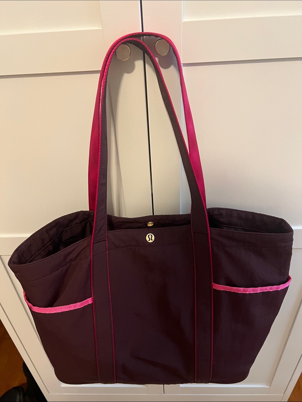 Daily lululemon athletica tote bag 20L Women’s Burgundy Tote Bag with Pink Trim - Picture 6 of 7